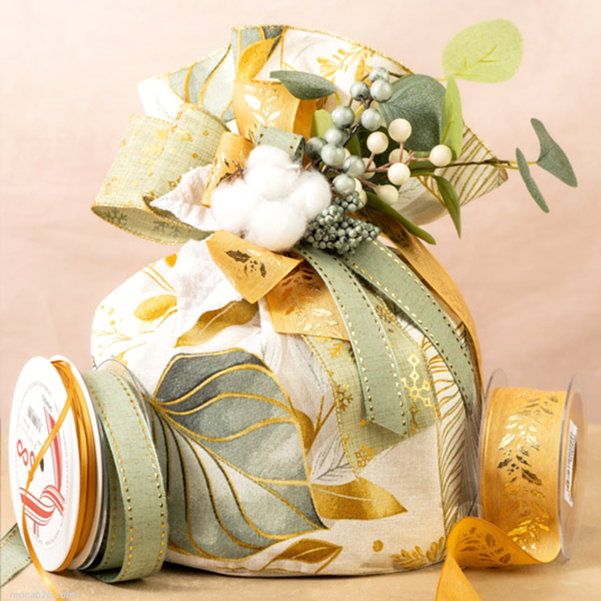 Sacco porta panettone da 1 kg panna con trame oro e motivi floreali 