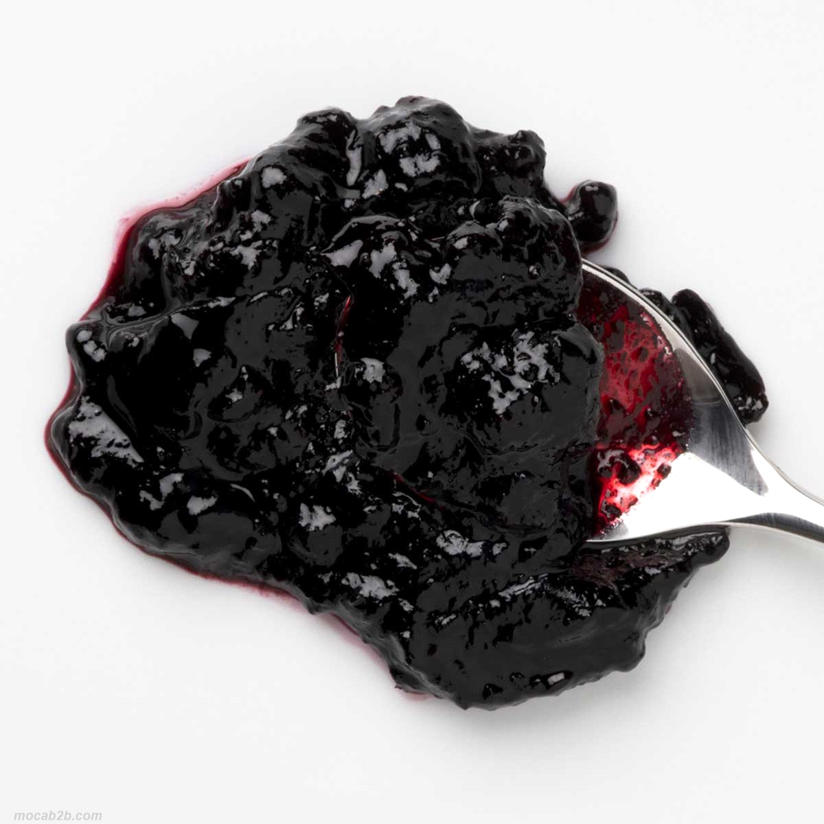 Piccoli frutti spontanei con polpa rosso violacea naturalmente ricchi di antiossidanti e polifenoli. Preparato con 80% di frutta e zucchero di canna. Tenuta alla cottura, struttura adatta alle molteplici applicazioni in pasticceria e gradevolezza al palato per gli utilizzi a freddo. Ideali per la preparazione di paste di frutta. 