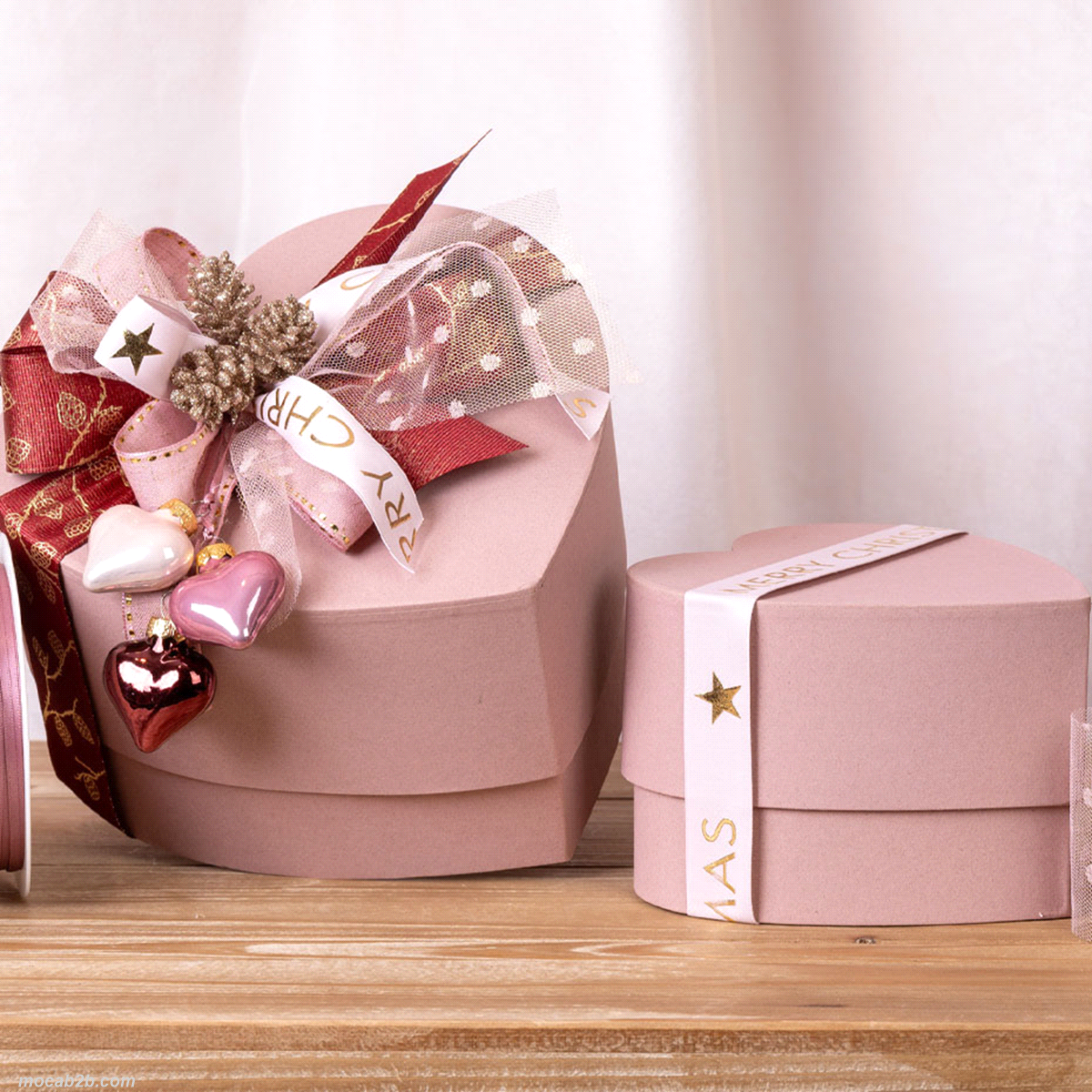 Set 2 box cuori di colore cipria. Misure: 14x12 h.10 e 20x17 h.12. 