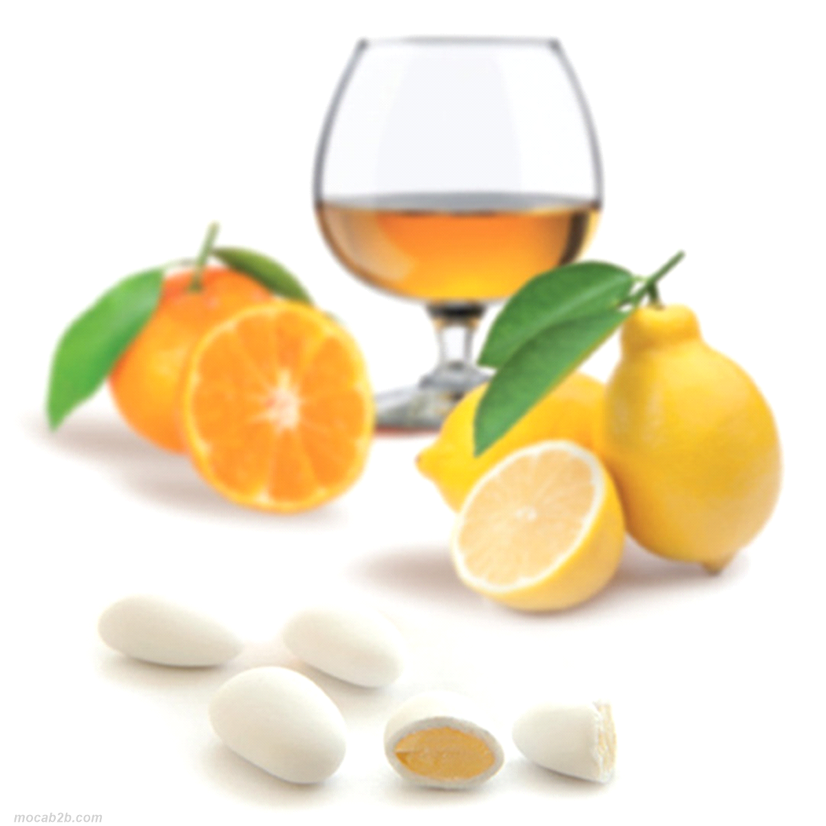 Mandorle aromatizzate con liquore francese, confettate artigianalmente.
 