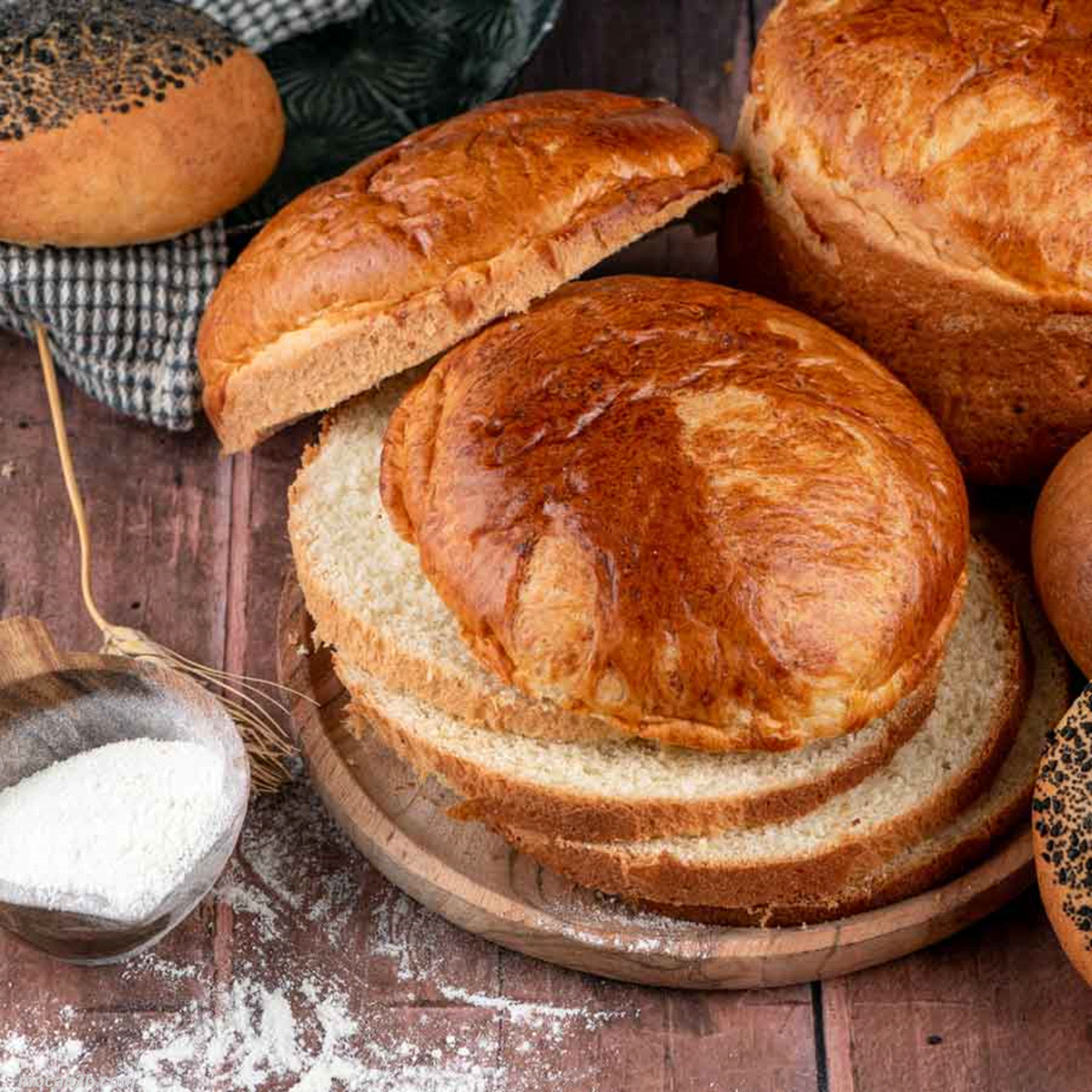 Mix al 100% che consente di realizzare appetitosi pan carré, gustosi pan brioches e pane americano, soffici panini da hot dog e hamburgers, garantendo facilità di utilizzo, resa costante e ottimi risultati. 
Applicazioni: Pan carré, pan brioches e pane americano, soffici panini da hot dog e hamburgers. 