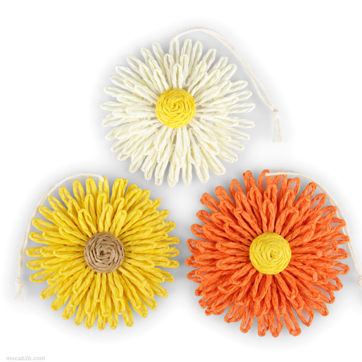 Fiorellini azzurri in stoffa da appendere. Dimensioni: 5,8x5,7cm. 