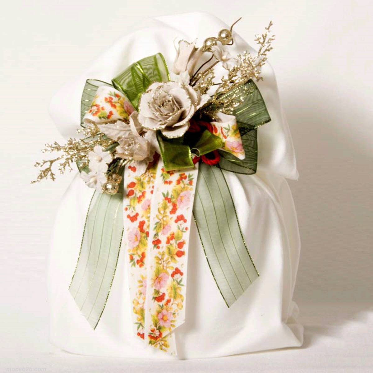 Portapanettone bianco in tessuto 40x39. Made in China. 