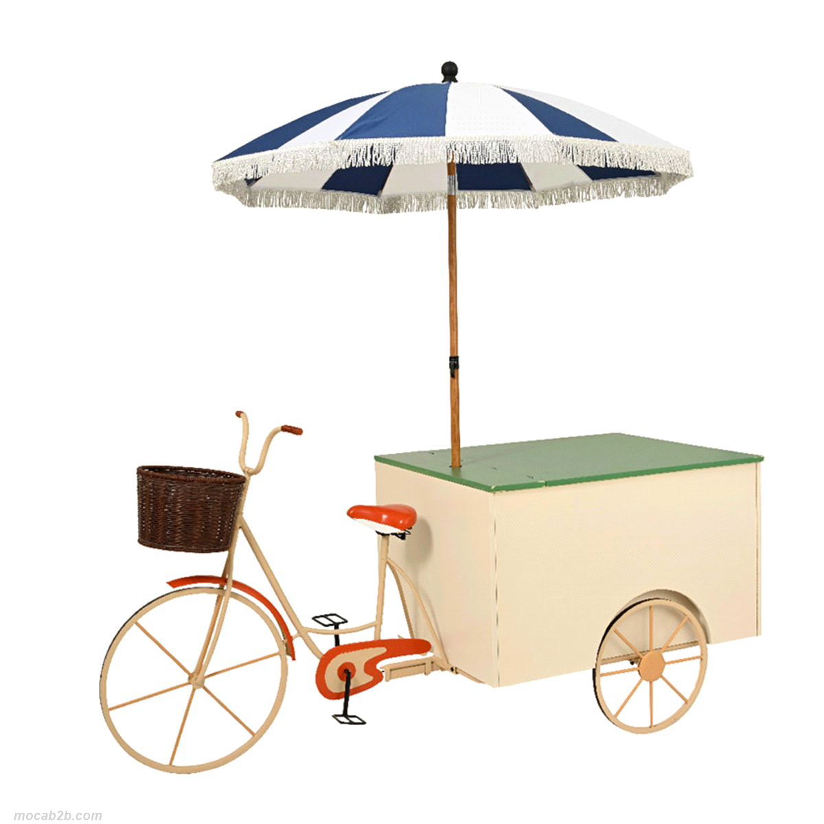 Bicicletta in ferro con portapacchi in legno. Dimensioni: 90x222x h. 113,5cm. 