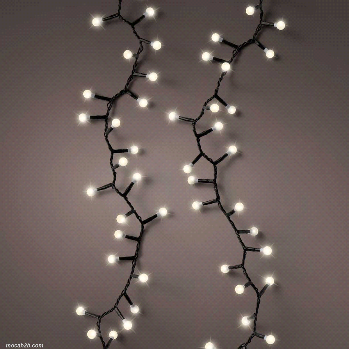 Luci scintillanti nero a led bianco caldo, con 8 funzioni da esterno. Lunghezza 11 metri. 