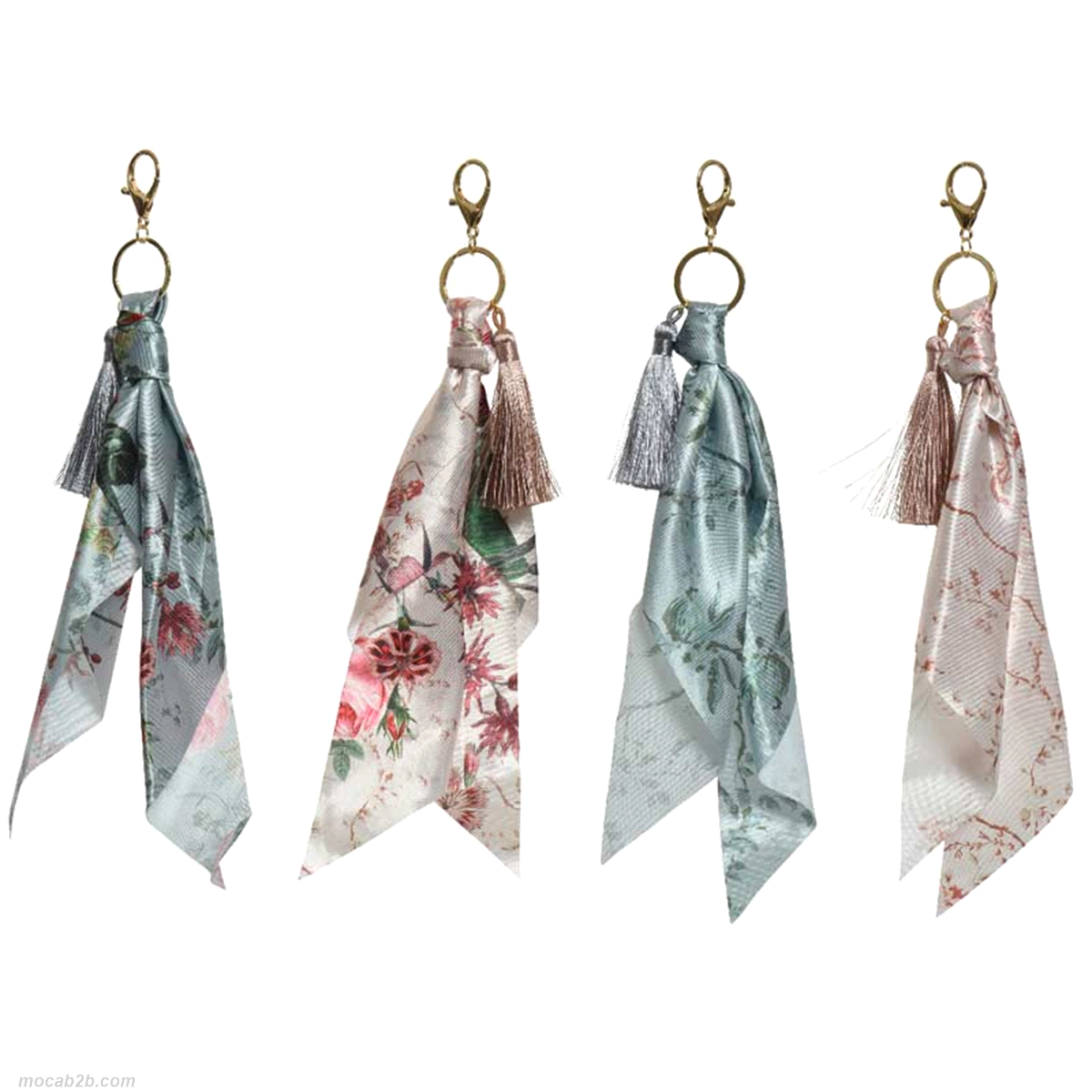 Portachiavi assortiti in polyester. Misure: 2x2 h28cm. 