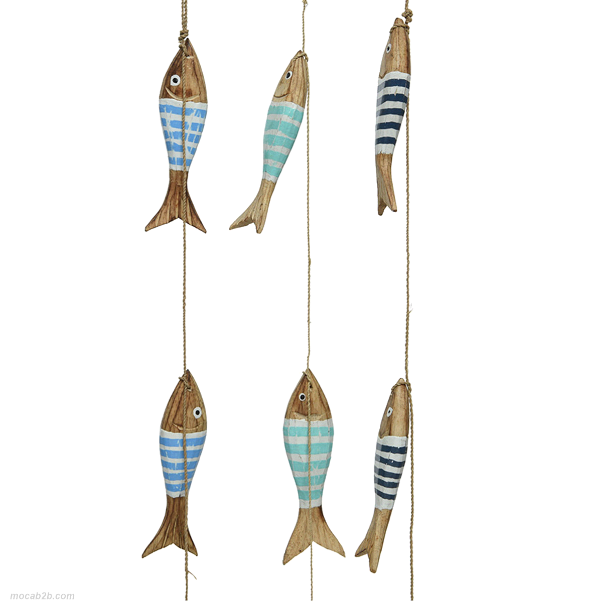 Pesci decorativi in legno in 3 colori assortiti da appendere.Dimensioni: 5x2xh.10cm. 