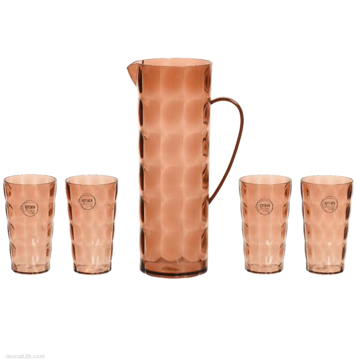 Set da 5 pezzi caraffa e bicchieri in plastica colore terracotta. Misure: Caraffa 16x10 h.28,7 cm./ Bicchieri diam.7,3x12,5 capacità 370ml. 