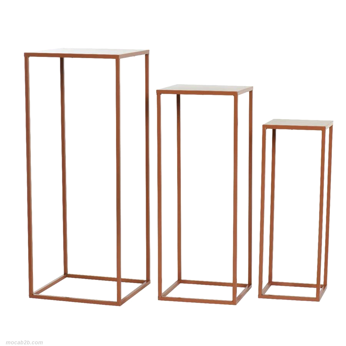 Set 3 fioriere da tavolo in ferro color terracotta. Misure:28x28 h.70cm./23x23 h. 60cm./18x18 h.50cm. 