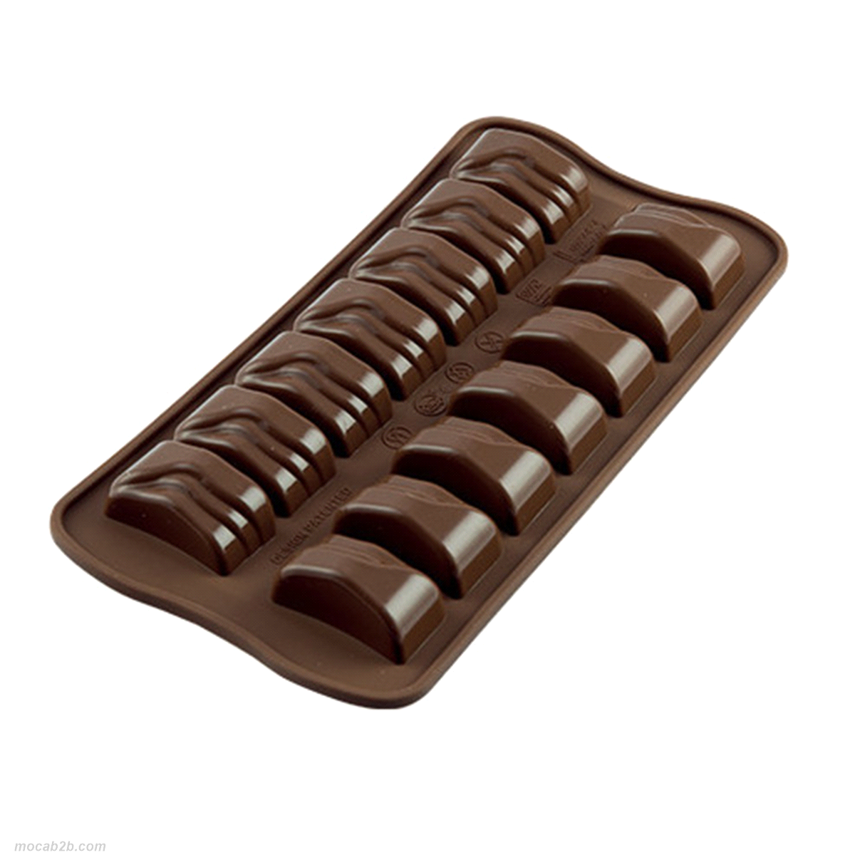 stampo per cioccolatini a forma di torroncino impreziosito con morbide onde in superficie. Lo stampo Jack permette di realizzare 14 cioccolatini per stampo. Dimensione: 37 x 20 h 20 mm Volume: 112 ml 