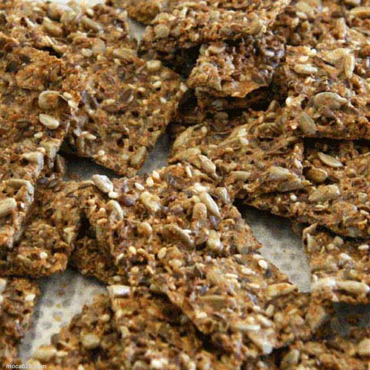 Semilavorato per produrre cracker a tasso ridotto di carboidrati. Spray & Bake Crackermix il nuovo sistema per produrre cracker, semplice e veloce, senza impastare. Si spruzza la miscela con acqua, si cuoce e il gioco è fatto. 